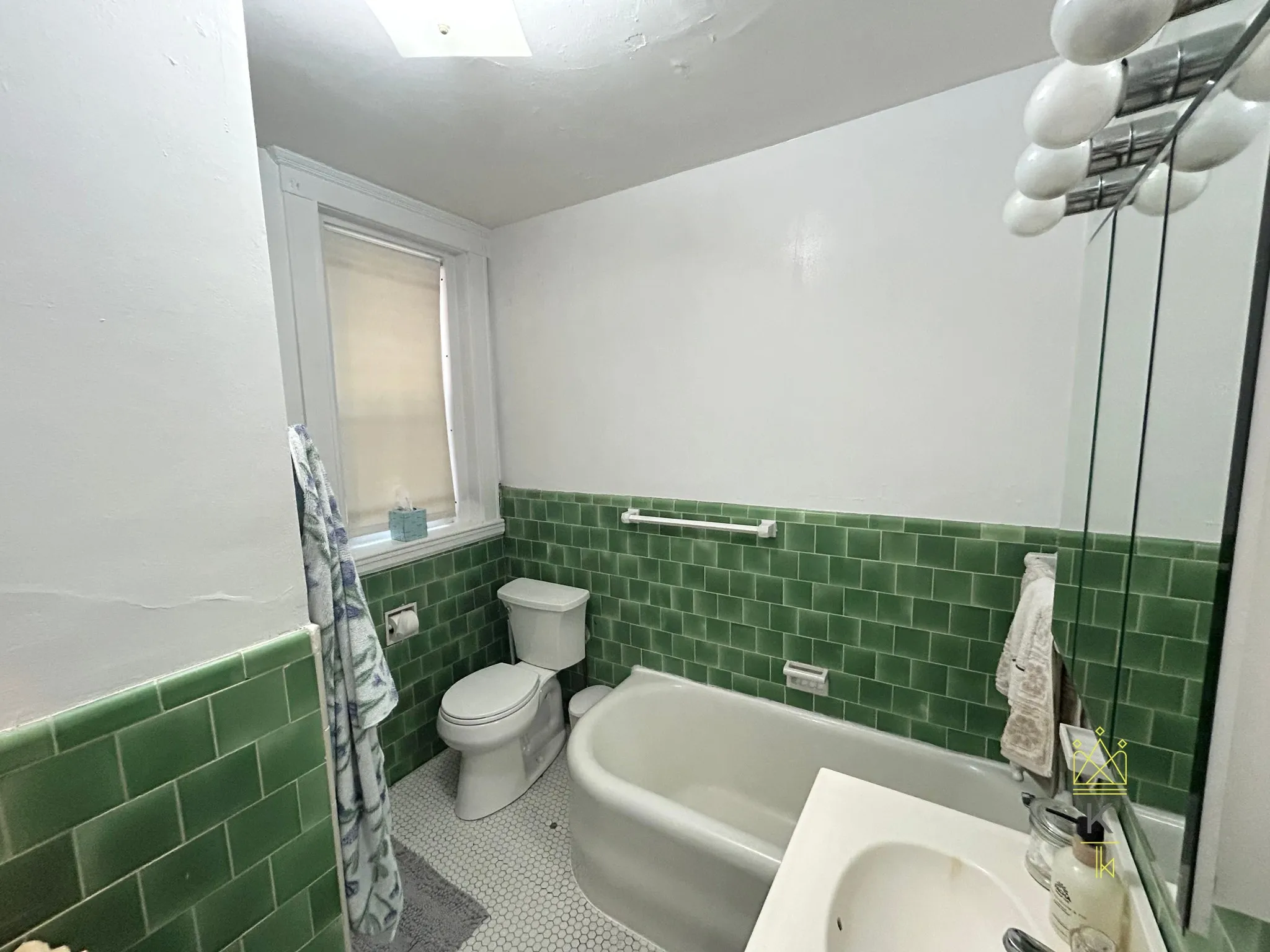 2 bed, 1 bath apartment for rent at 42 Longwood Ave Unit 4, Coolidge Corner — photo 3 of 9