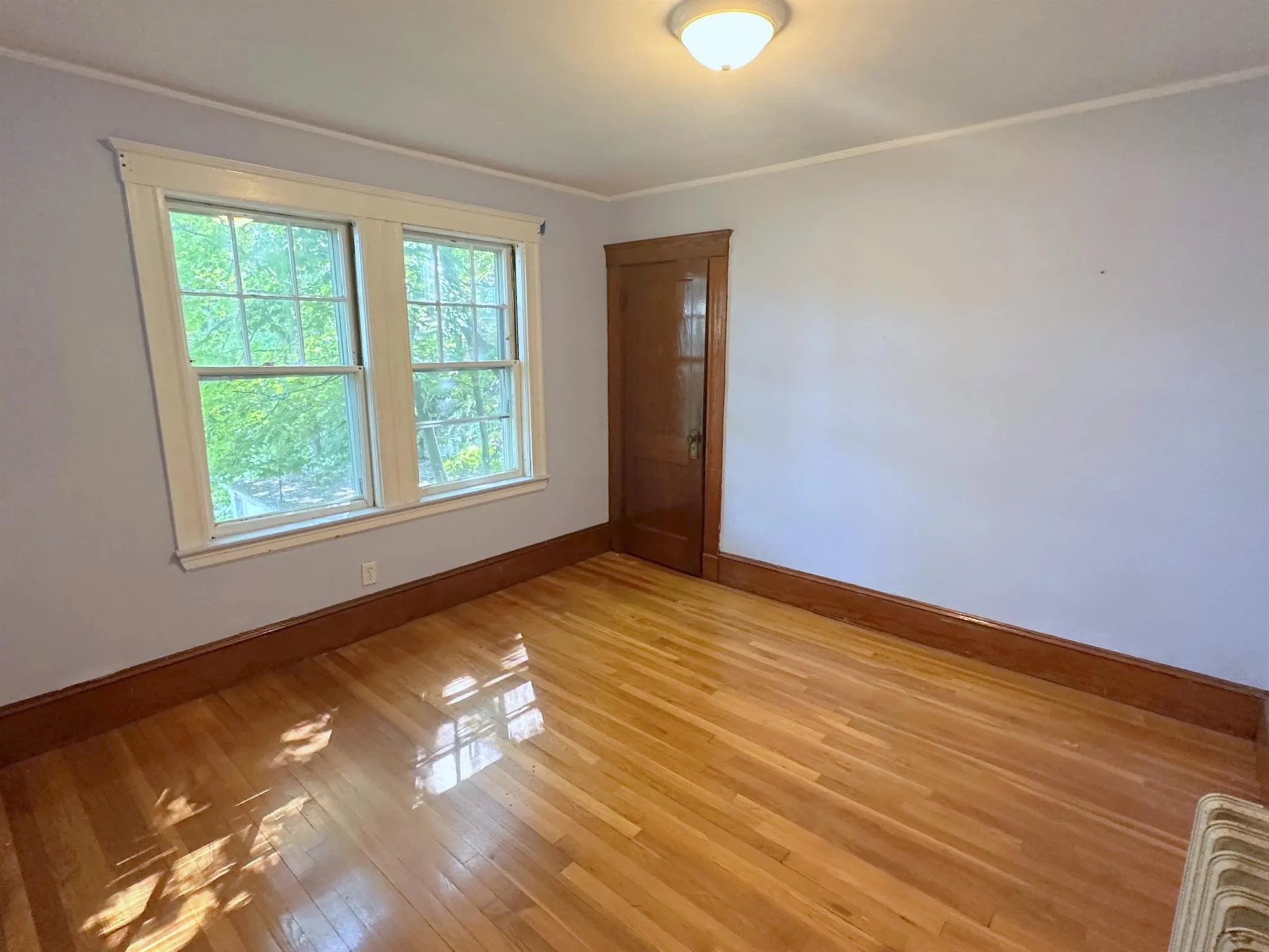 2.5 bed, 1 bath apartment for rent at 42 Madison St Unit 1, Winter Hill — photo 11 of 12