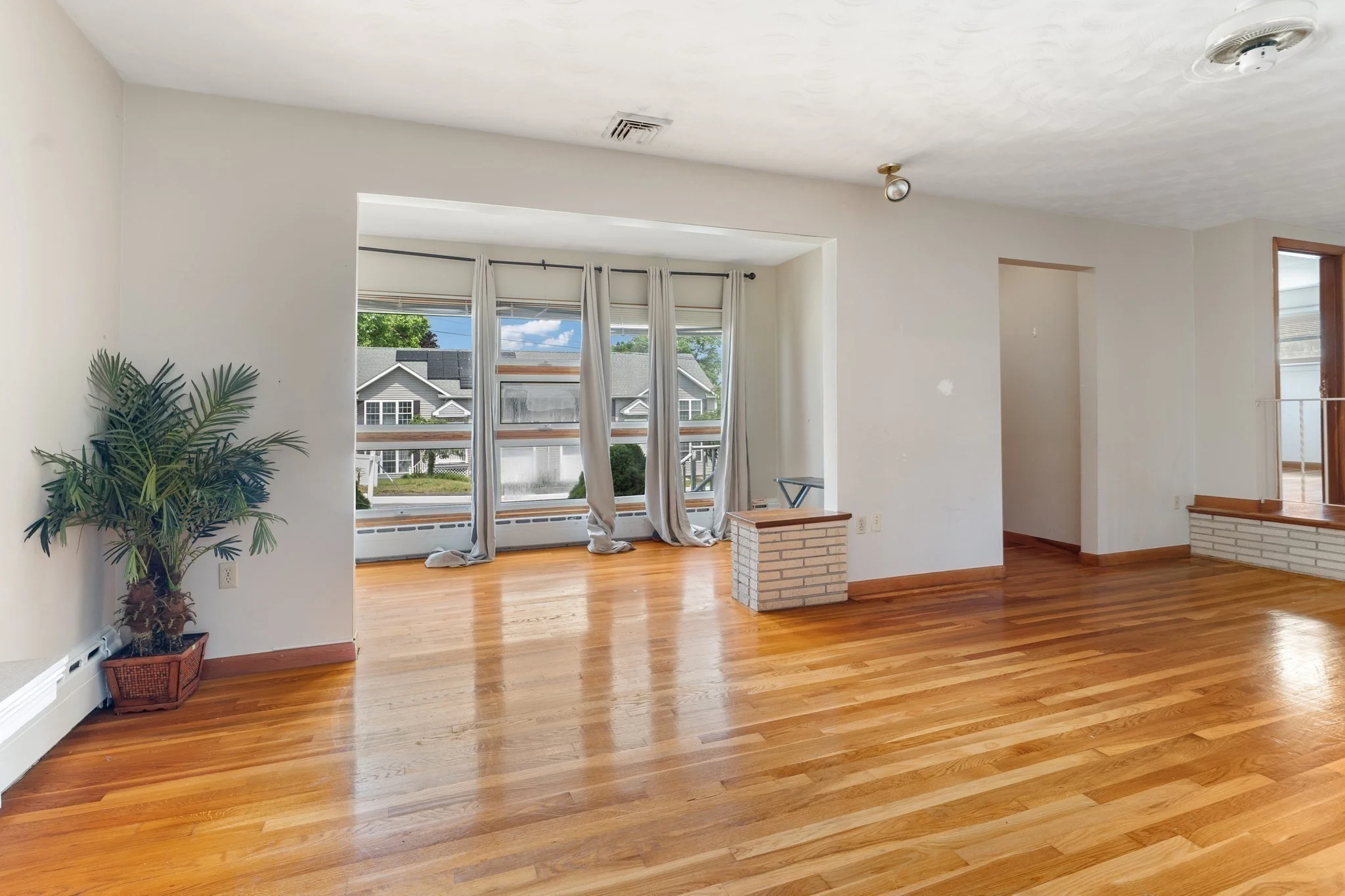 3 bed, 2 bath apartment for rent at 42 Marboro St, Worcester