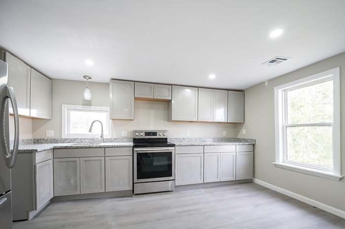 3 bed, 1 bath apartment for rent at 42 Mason St Unit 2, Taunton — photo 1 of 8