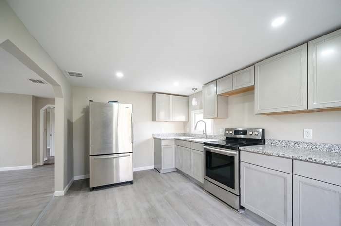 3 bed, 1 bath apartment for rent at 42 Mason St Unit 2, Taunton — photo 2 of 8