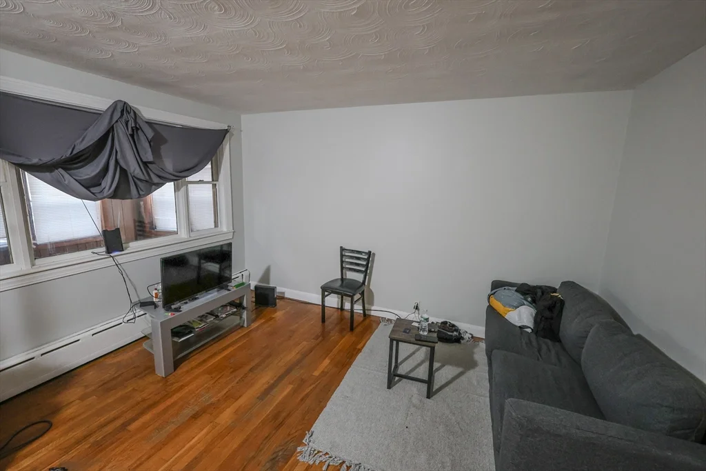 3 bed, 1 bath apartment for rent at 42 May St, Everett — photo 5 of 10