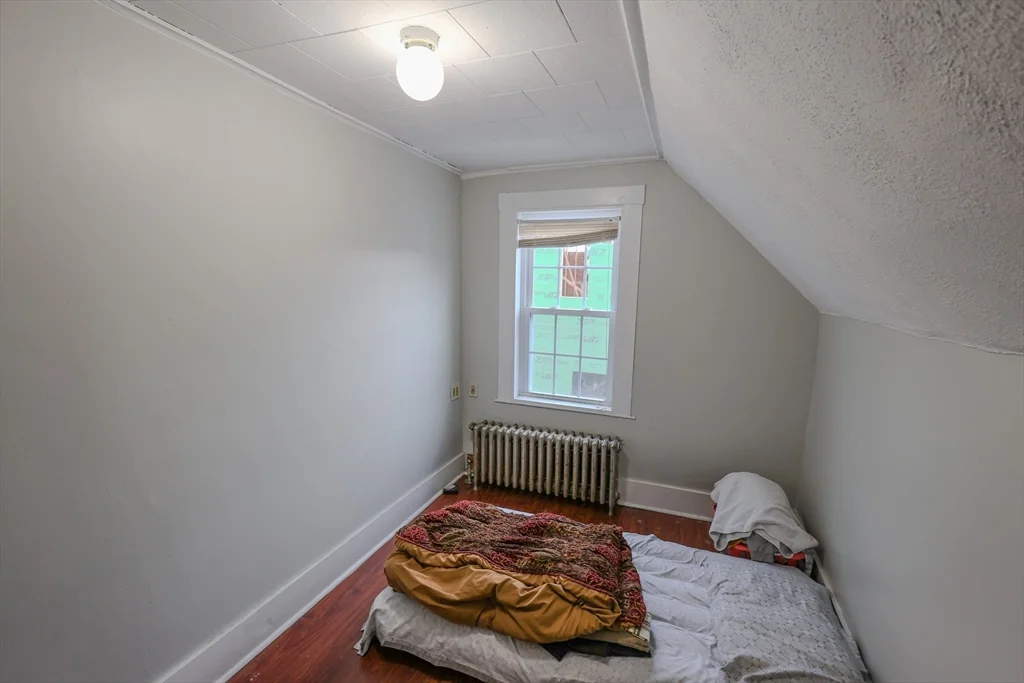 3 bed, 1 bath apartment for rent at 42 May St, Everett — photo 8 of 10