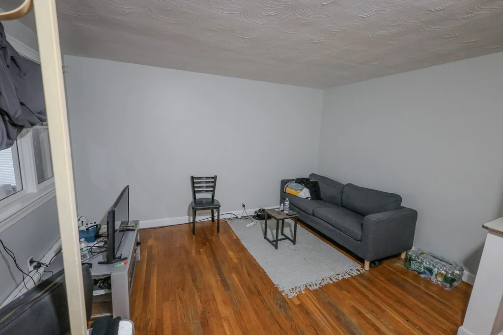 3 bed, 1 bath apartment for rent at 42 May St, Everett — photo 6 of 10