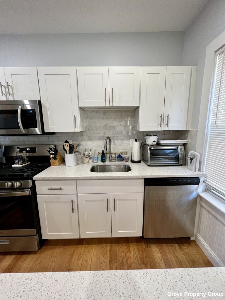 3 bed, 1.5 bath apartment for rent at 42 Moseley St Unit 3, Dorchester — photo 2 of 25