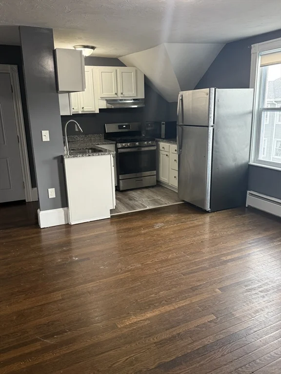 4 bed, 1 bath apartment for rent at 42 Mott St Unit 3, Fall River — photo 2 of 13