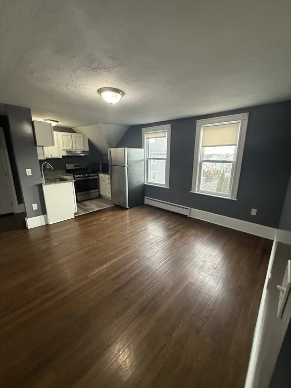 4 bed, 1 bath apartment for rent at 42 Mott St Unit 3, Fall River — photo 3 of 13