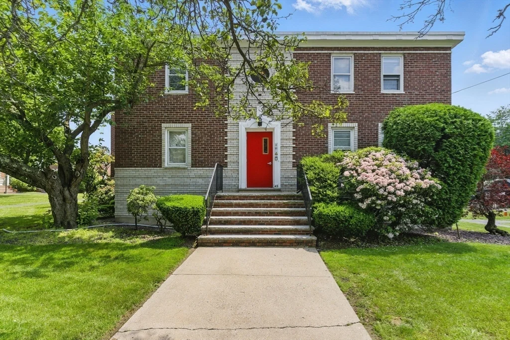 Studio bed, 1 bath apartment for rent at 42 Newman Rd Unit 3, Malden — photo 1 of 23