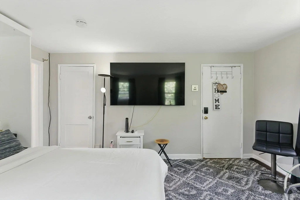 Studio bed, 1 bath apartment for rent at 42 Newman Rd Unit 3, Malden — photo 6 of 23
