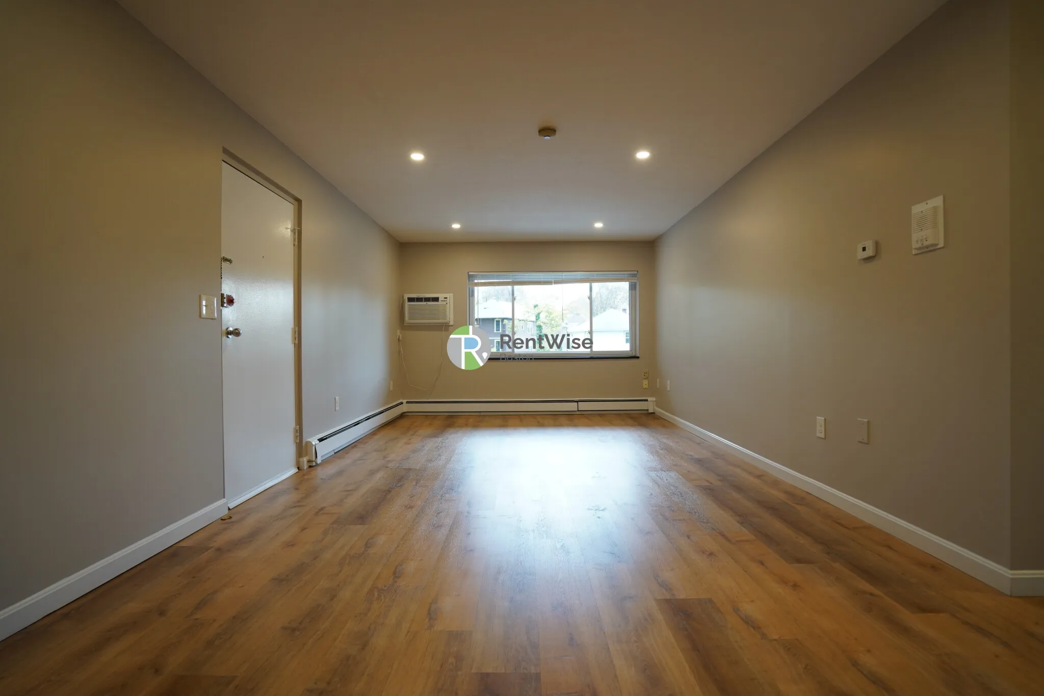 1 bed, 1 bath apartment for rent at 42 Park St Unit 12, Newton Corner — photo 2 of 14