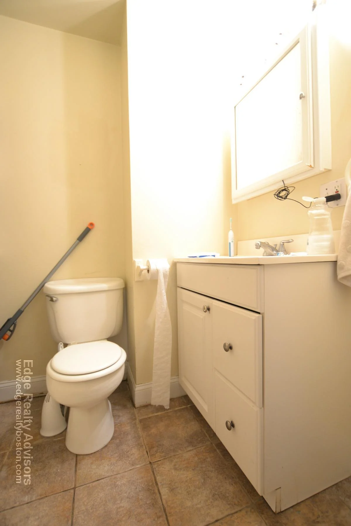 4 bed, 2 bath apartment for rent at 42 Park Vale Ave Unit 3, Brighton — photo 7 of 20