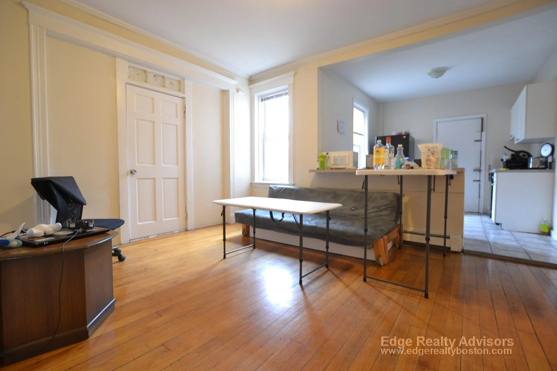 4 bed, 2 bath apartment for rent at 42 Park Vale Ave Unit 3, Brighton — photo 4 of 20