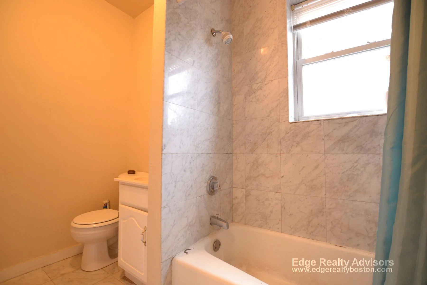4 bed, 2 bath apartment for rent at 42 Park Vale Ave Unit 3, Brighton — photo 5 of 20