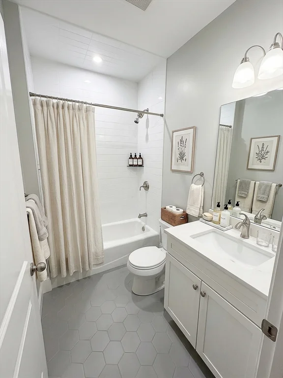 6 bed, 4+ bath apartment for rent at 42 Parsons St Unit TH, West Newton — photo 16 of 36