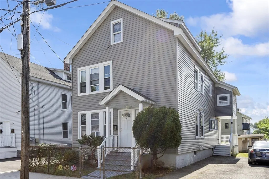 5 bed, 2 bath apartment for rent at 42 Perry Ave Unit 2, Lawrence — photo 2 of 8