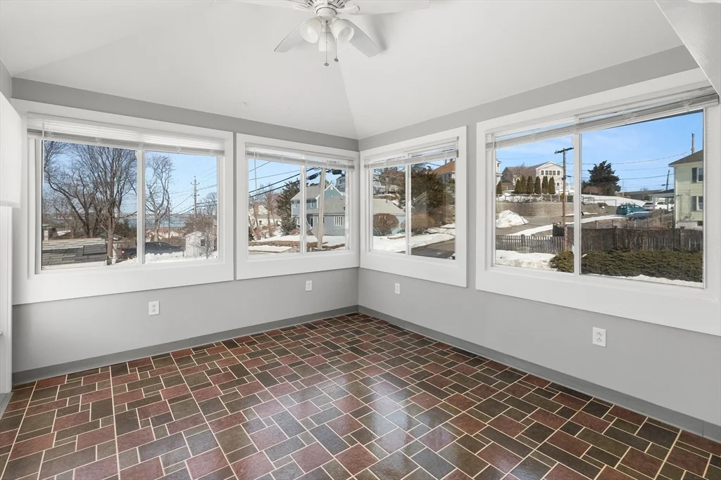 3 bed, 1 bath apartment for rent at 42 Phillips Rd, Nahant — photo 14 of 34