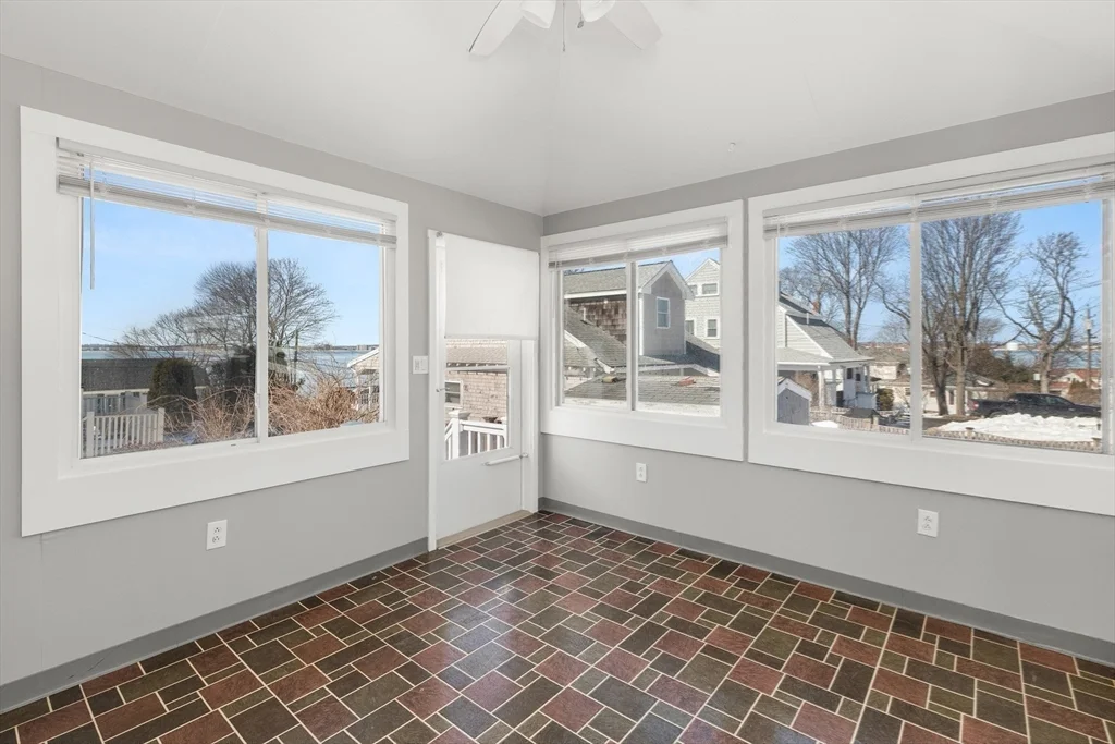 3 bed, 1 bath apartment for rent at 42 Phillips Rd, Nahant — photo 15 of 34