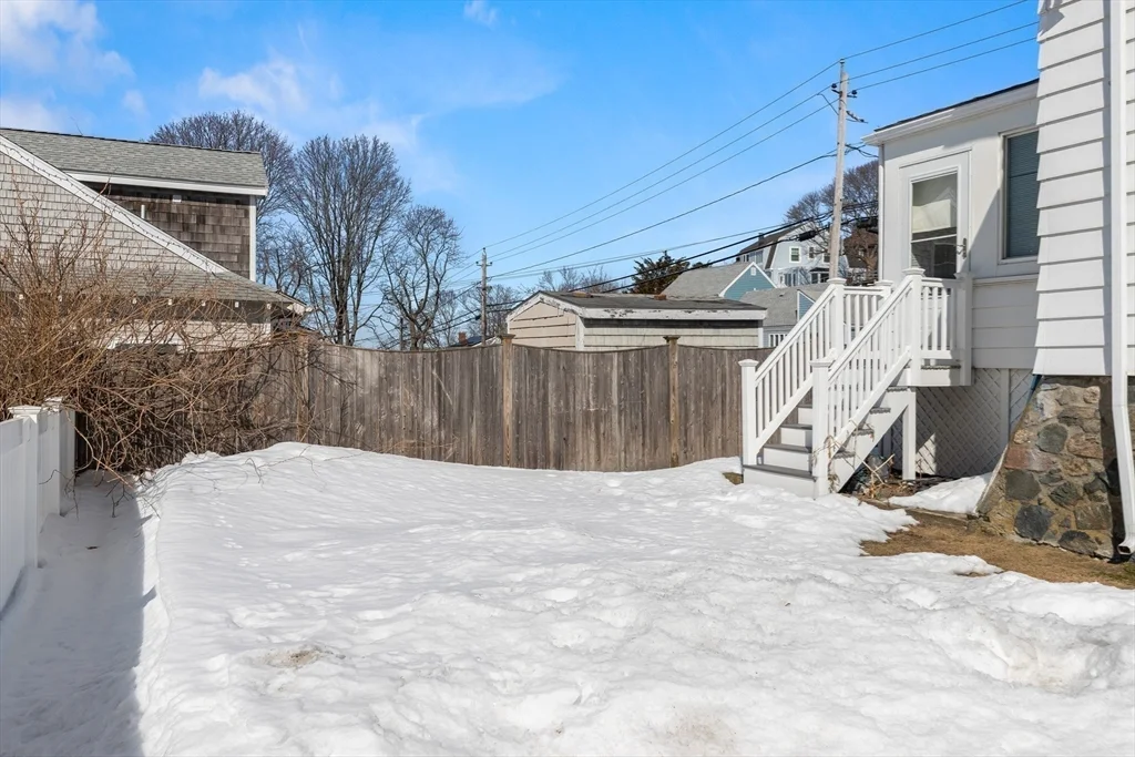 3 bed, 1 bath apartment for rent at 42 Phillips Rd, Nahant — photo 26 of 34