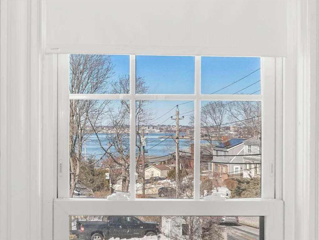 3 bed, 1 bath apartment for rent at 42 Phillips Rd, Nahant — photo 12 of 34