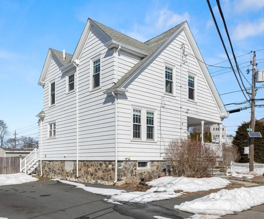 3 bed, 1 bath apartment for rent at 42 Phillips Rd, Nahant — photo 25 of 34