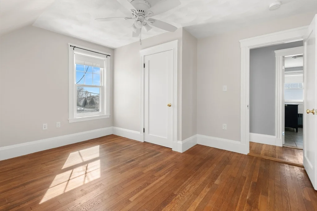 3 bed, 1 bath apartment for rent at 42 Phillips Rd, Nahant — photo 21 of 34