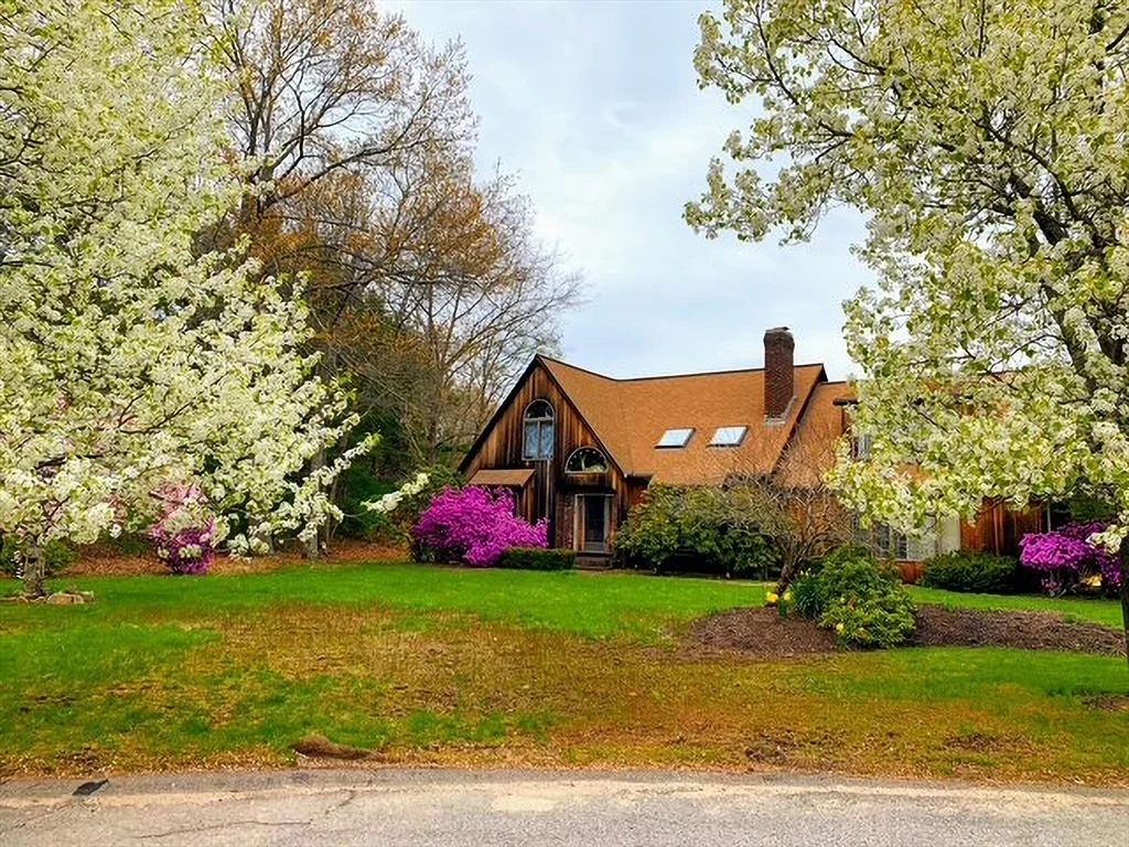 4 bed, 2 bath apartment for rent at 42 Pine Acres Rd, Foxboro — photo 1 of 40