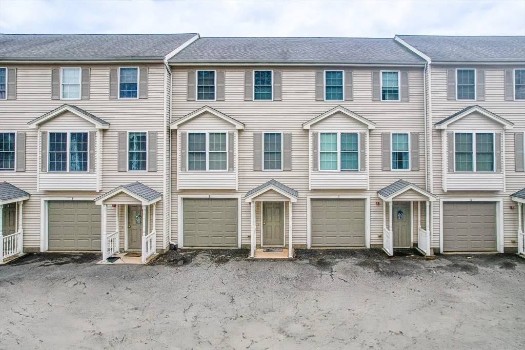 2 bed, 1 bath apartment for rent at 42 Rogers St Unit 42, Tewksbury — photo 2 of 33