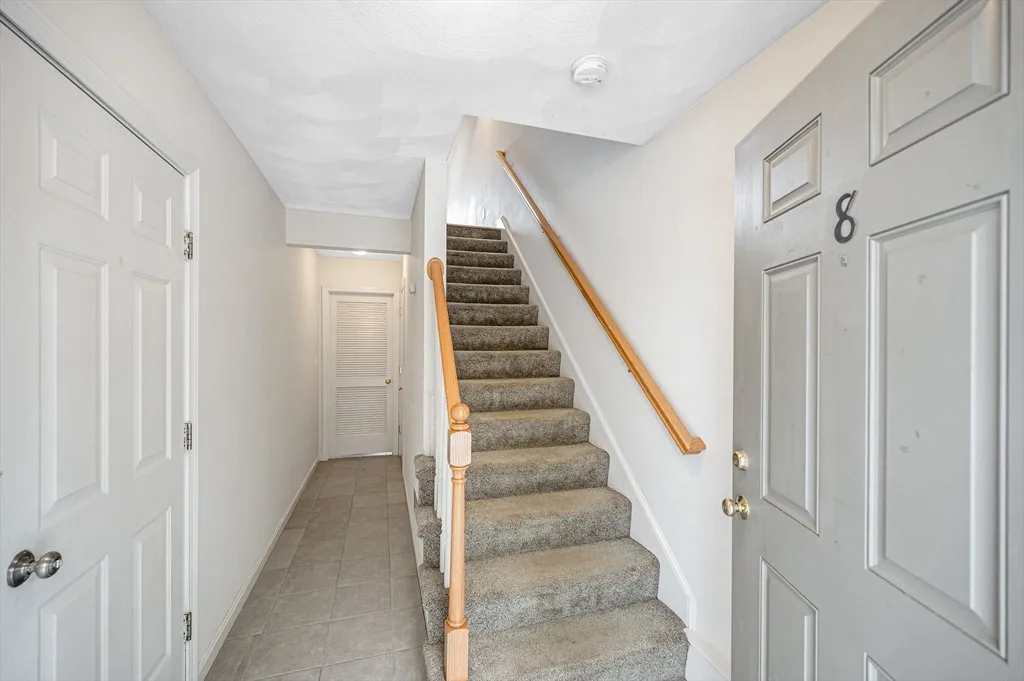 2 bed, 1 bath apartment for rent at 42 Rogers St Unit 6, Tewksbury — photo 4 of 34