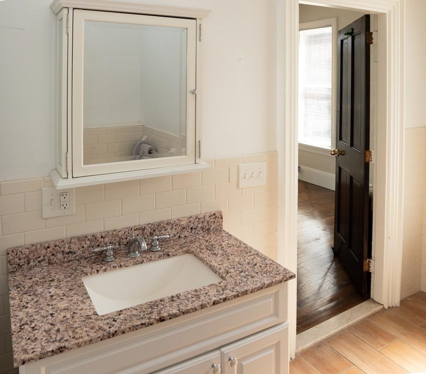 1 bed, 1 bath apartment for rent at 42 Rutland Sq Unit 2, South End — photo 8 of 9