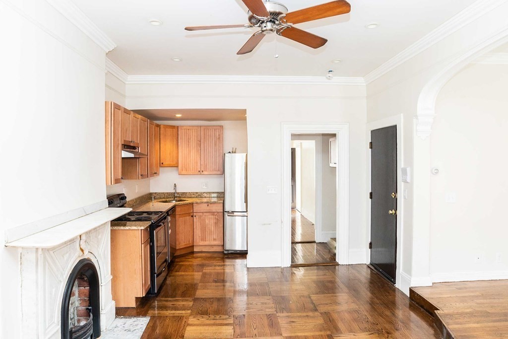 1 bed, 1 bath apartment for rent at 42 Rutland Sq Unit 2, South End — photo 4 of 9