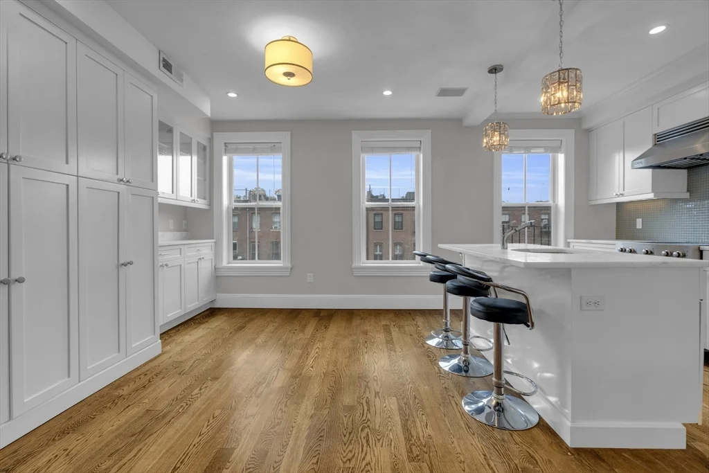 2 bed, 2 bath apartment for rent at 42 Rutland Sq Unit 3, South End — photo 3 of 12