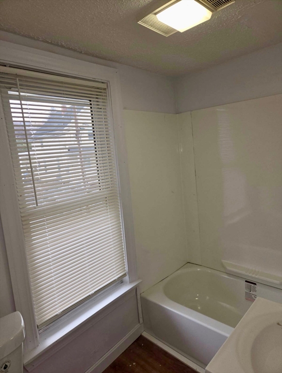 3 bed, 1 bath apartment for rent at 42 Salem St Unit 2, Fitchburg — photo 5 of 10