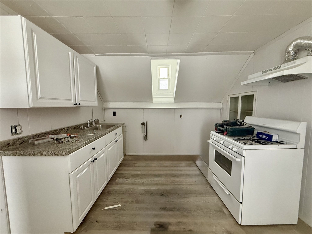 1 bed, 1 bath apartment for rent at 42 Salem St Unit 3, Fitchburg — photo 4 of 10