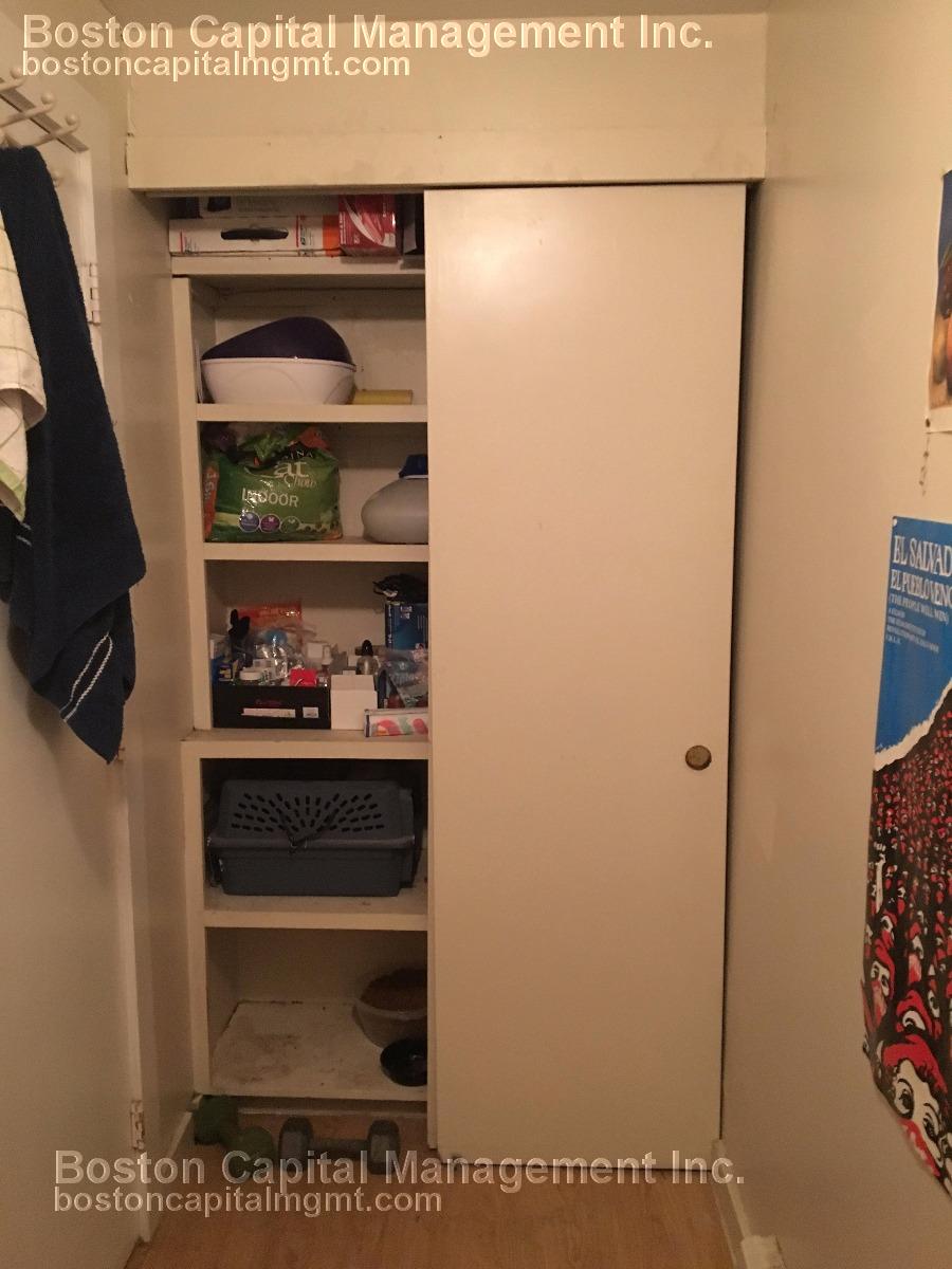 2.5 bed, 1 bath apartment for rent at 42 Sewall St Unit 2, Somerville — photo 4 of 11