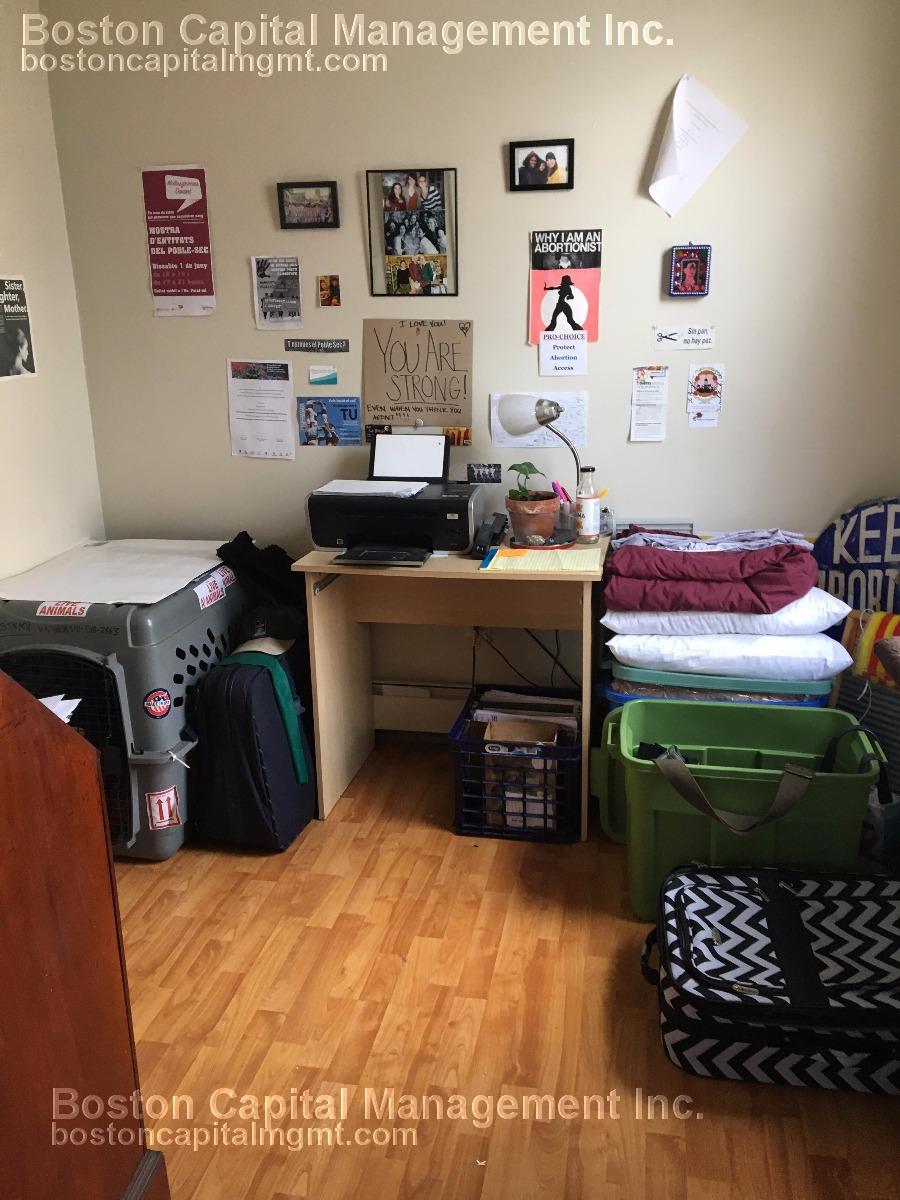 2.5 bed, 1 bath apartment for rent at 42 Sewall St Unit 2, Somerville — photo 10 of 11
