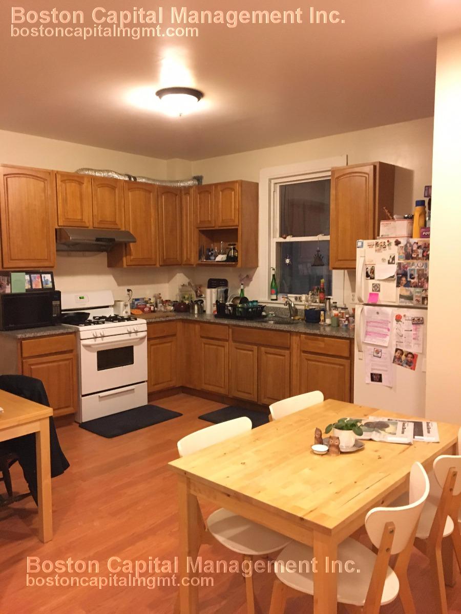2.5 bed, 1 bath apartment for rent at 42 Sewall St Unit 2, Somerville