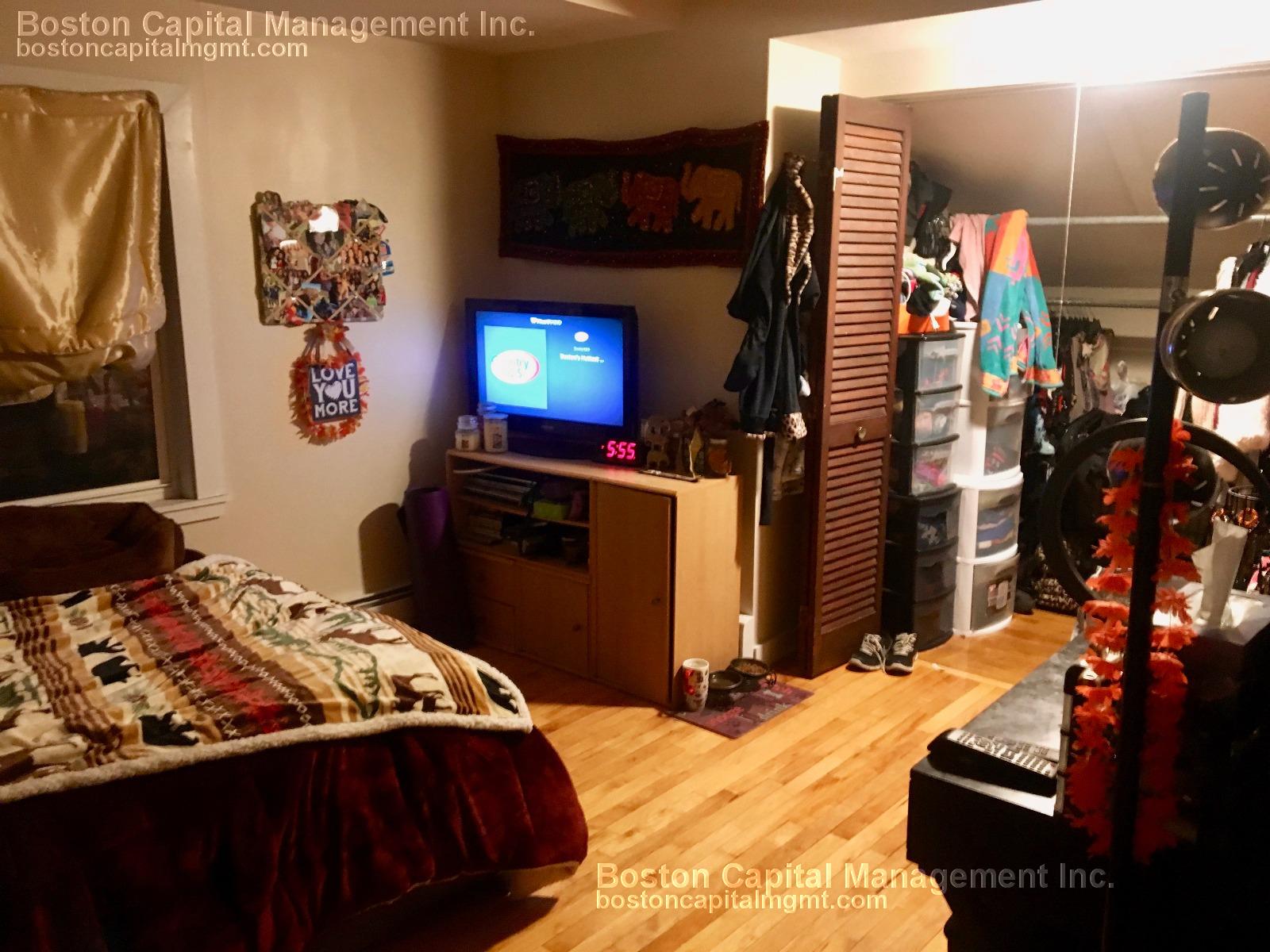 3 bed, 1 bath apartment for rent at 42 Sewall St Unit 3, Winter Hill — photo 7 of 8