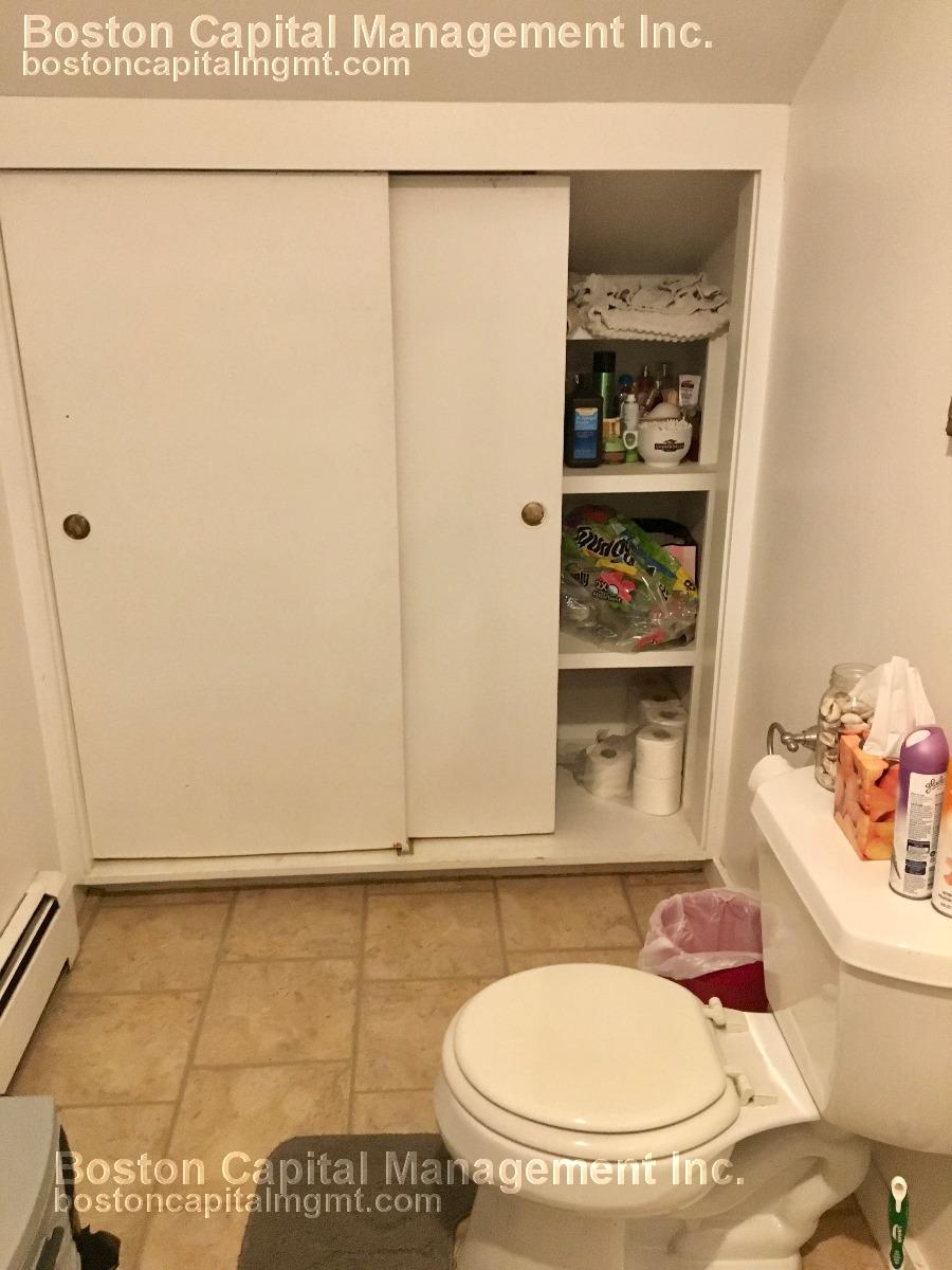 3 bed, 1 bath apartment for rent at 42 Sewall St Unit 3, Winter Hill — photo 5 of 8