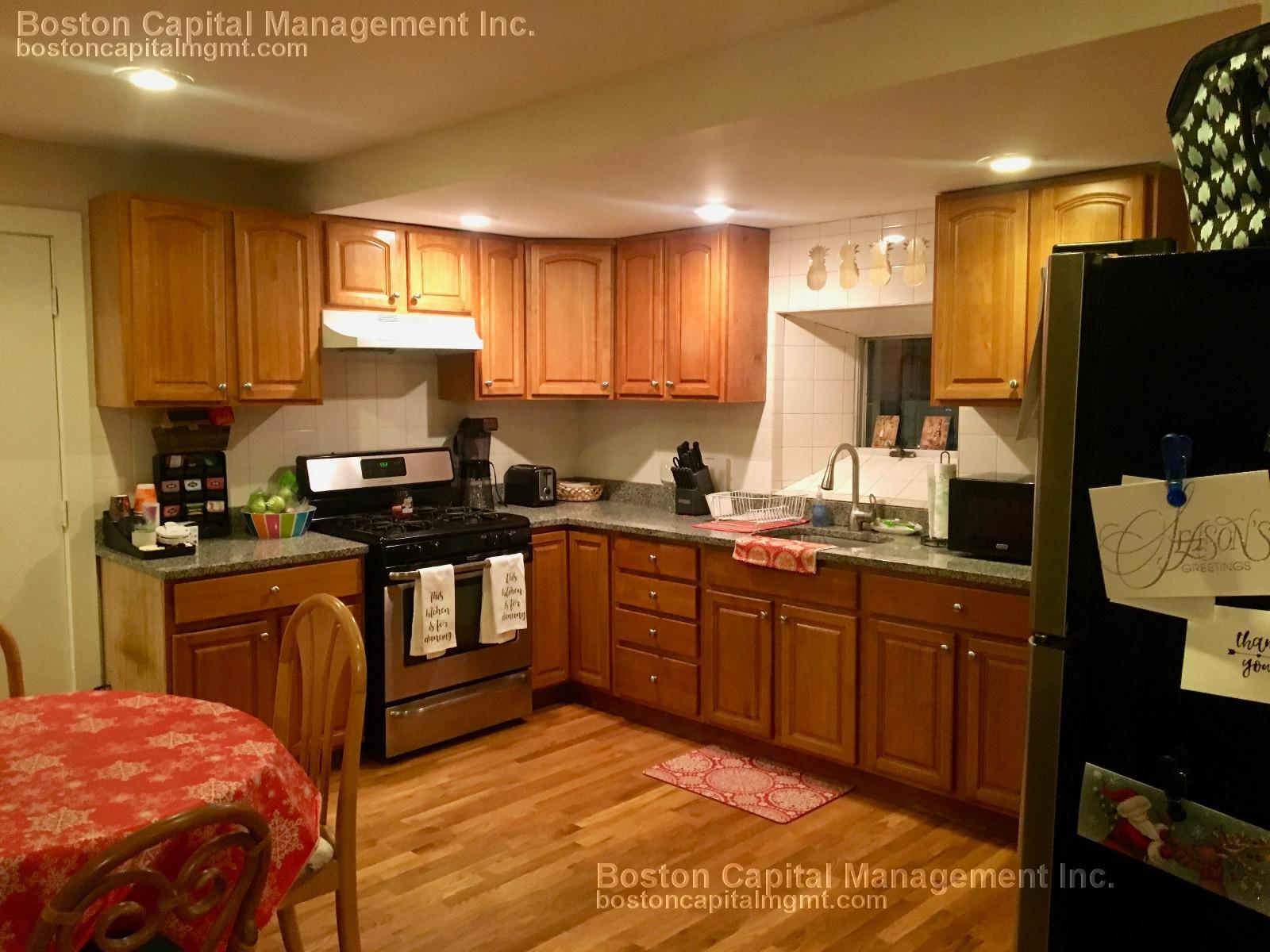 3 bed, 1 bath apartment for rent at 42 Sewall St Unit 3, Winter Hill — photo 1 of 8