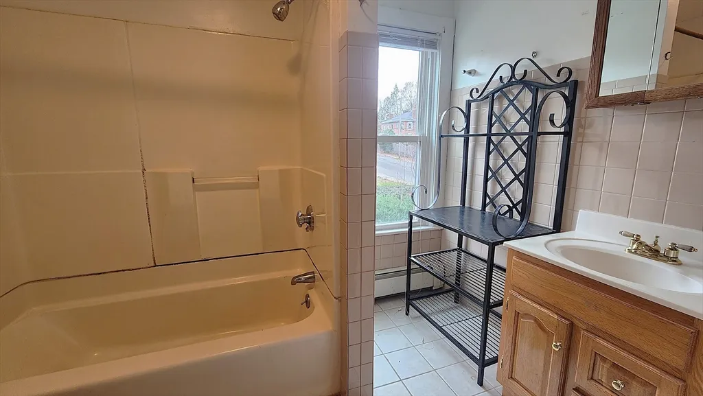 3 bed, 1 bath apartment for rent at 42 South Main St Unit Right, Uxbridge — photo 17 of 24