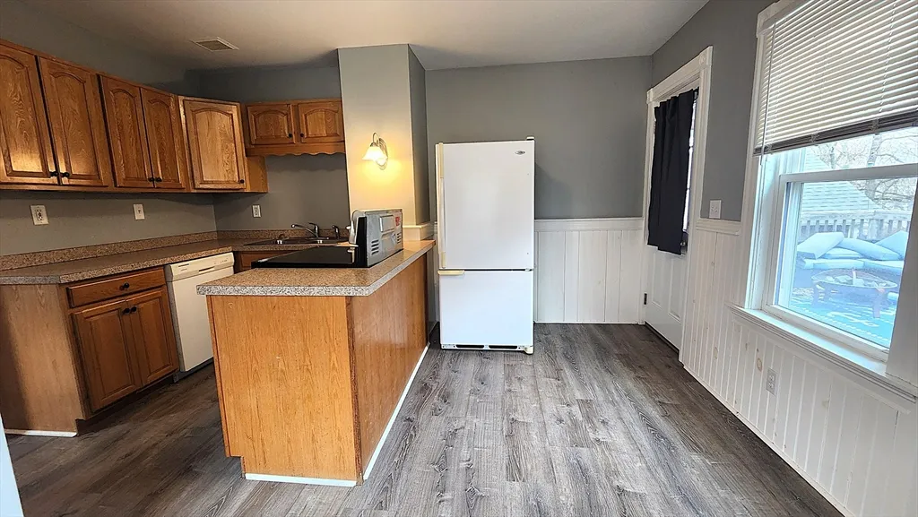 3 bed, 1 bath apartment for rent at 42 South Main St Unit Right, Uxbridge — photo 10 of 24