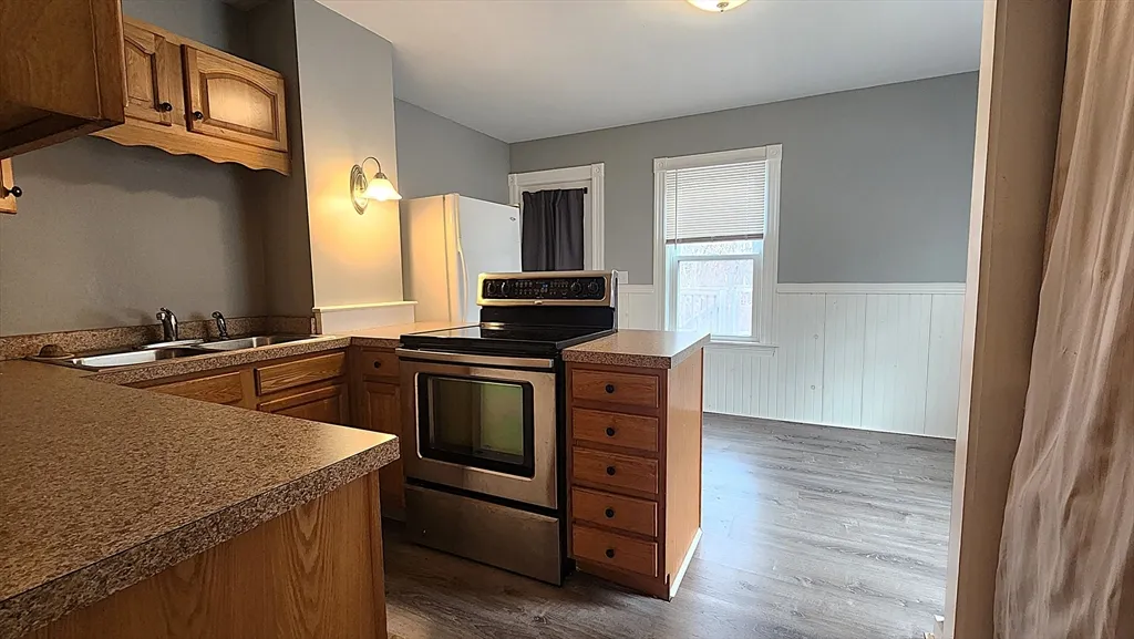 3 bed, 1 bath apartment for rent at 42 South Main St Unit Right, Uxbridge — photo 7 of 24
