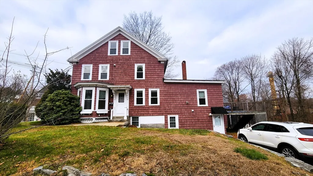3 bed, 1 bath apartment for rent at 42 South Main St Unit Right, Uxbridge — photo 2 of 24