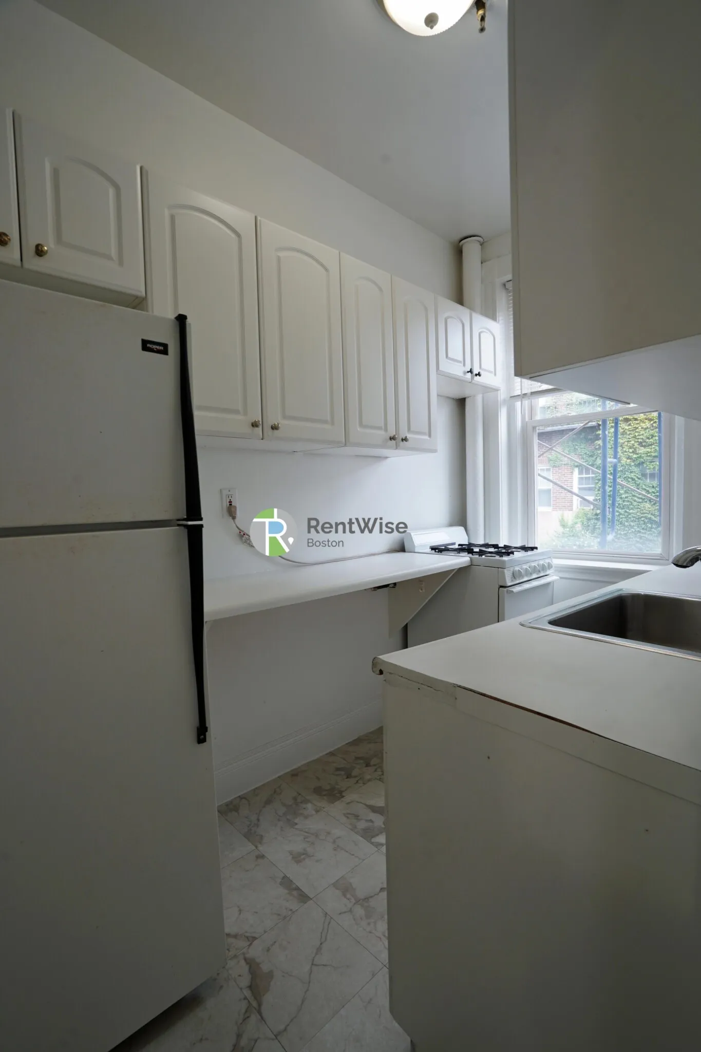 1 bed, 1 bath apartment for rent at 42 Strathmore Rd Unit 2, Brighton — photo 9 of 17