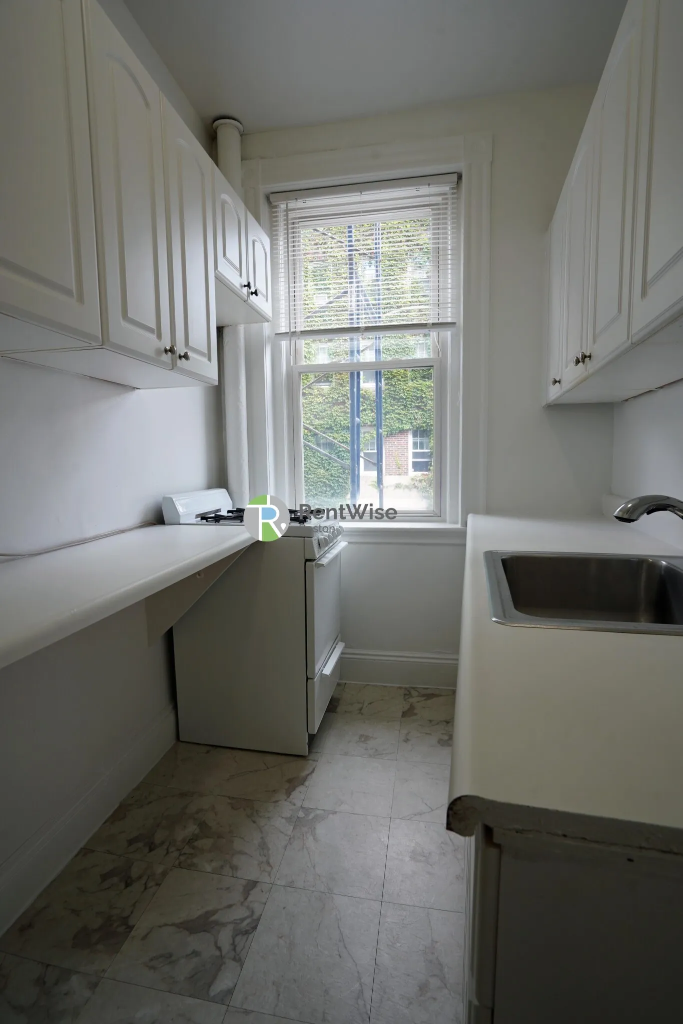 1 bed, 1 bath apartment for rent at 42 Strathmore Rd Unit 2, Brighton — photo 10 of 17