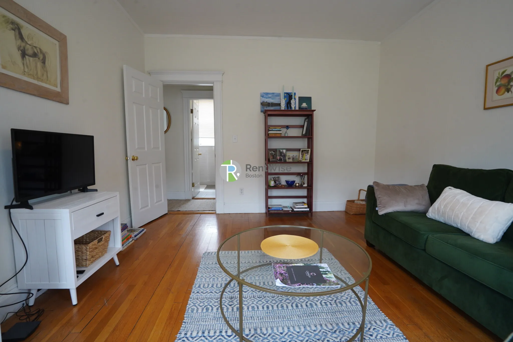 1 bed, 1 bath apartment for rent at 42 Strathmore Rd Unit 31, Brighton — photo 3 of 13