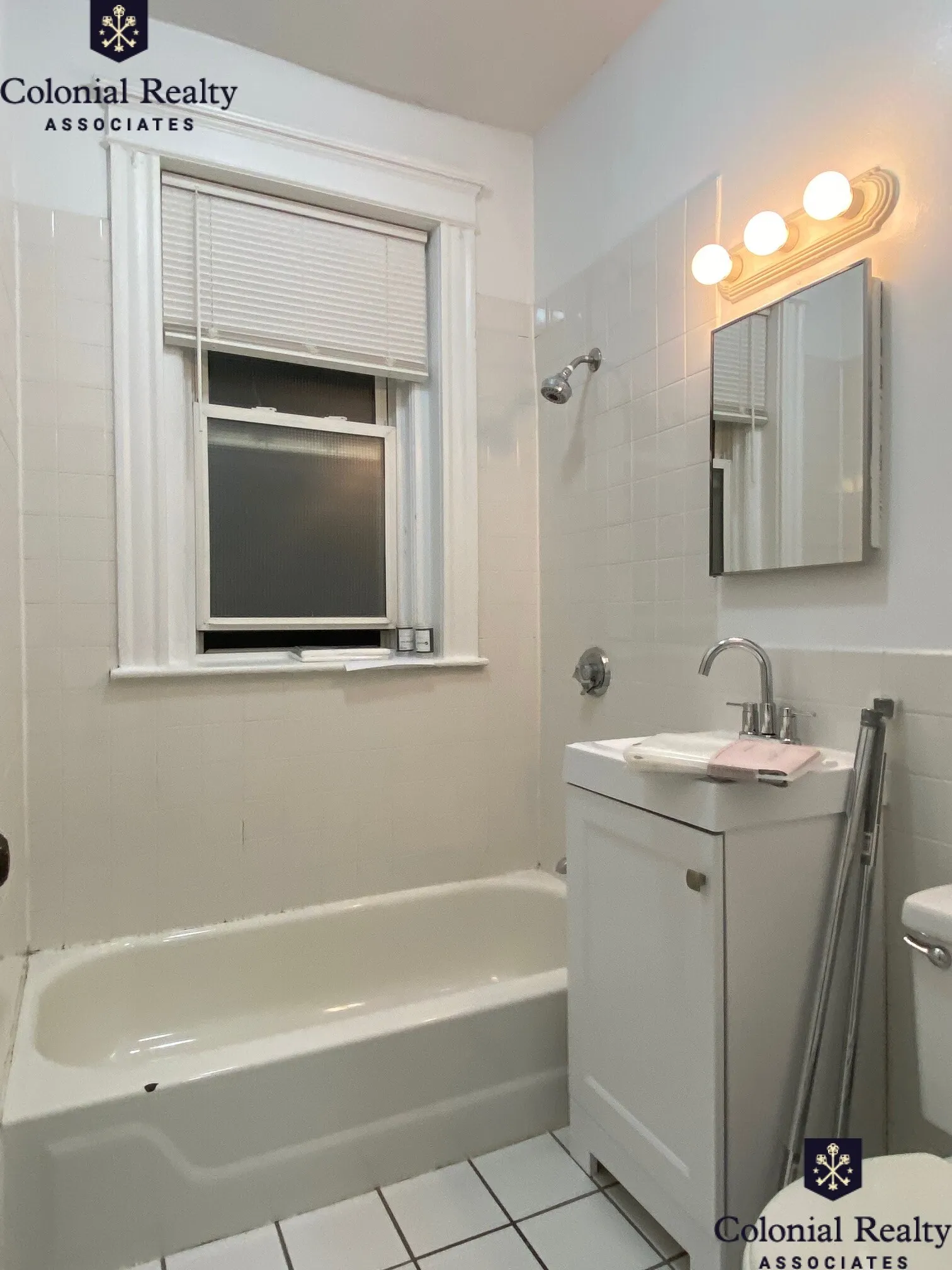Studio bed, 1 bath apartment for rent at 42 Strathmore Rd Unit 4, Brighton — photo 26 of 44