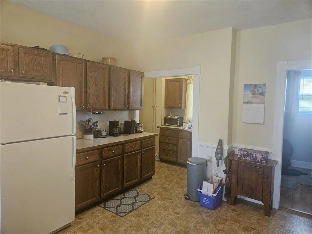 2 bed, 1 bath apartment for rent at 42 Sumner St Unit 1, Marlborough — photo 7 of 17