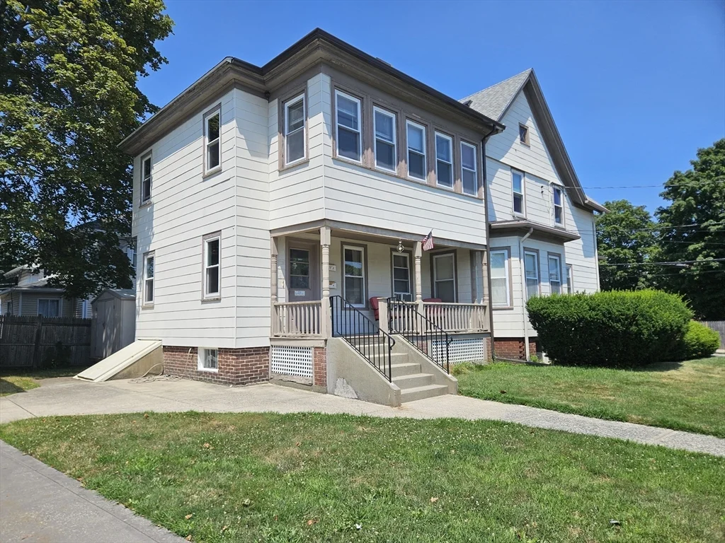 2 bed, 1 bath apartment for rent at 42 Sumner St Unit 1, Marlborough — photo 2 of 17