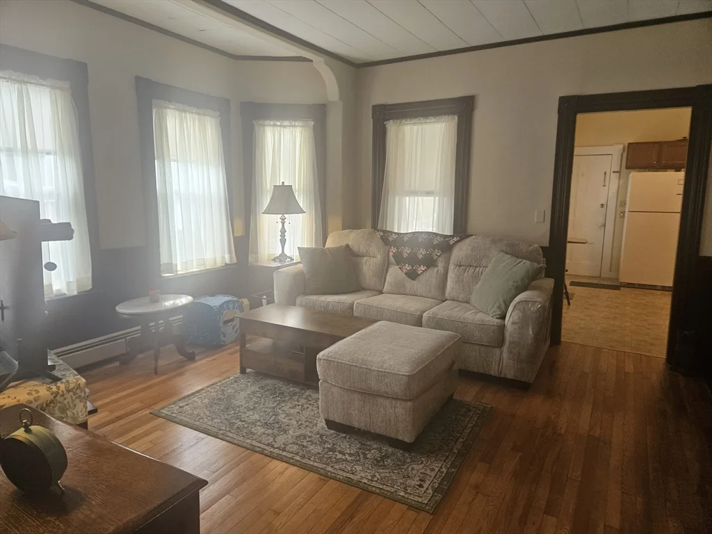 2 bed, 1 bath apartment for rent at 42 Sumner St Unit 1, Marlborough — photo 11 of 17